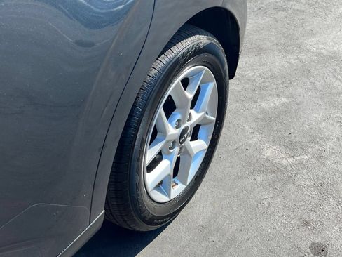 Used 2025 Kia Soul LX w/ LX Technology Package FWD image 30