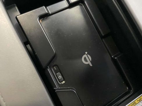 Used 2022 Toyota Highlander XLE image 22