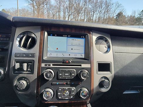 Used 2017 Ford Expedition EL Platinum image 17