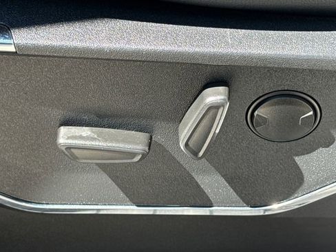 Used 2024 Ford F150 Lariat w/ FX4 Off-Road Package image 22