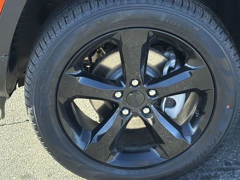 New 2026 Jeep Grand Cherokee Limited w/ Limited Altitude Package image 17