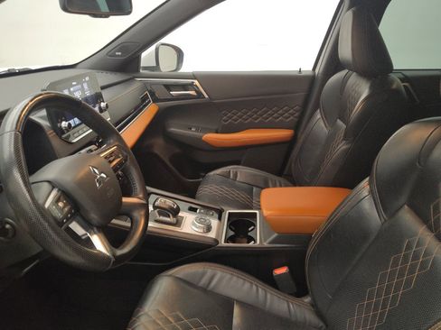 Used 2023 Mitsubishi Outlander SEL AWD/4WD image 17