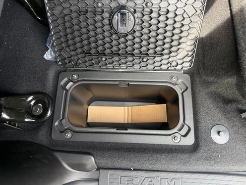 New 2026 RAM 2500 Laramie AWD/4WD image 42