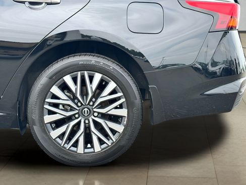 Used 2024 Nissan Altima 2.5 SV AWD/4WD image 37