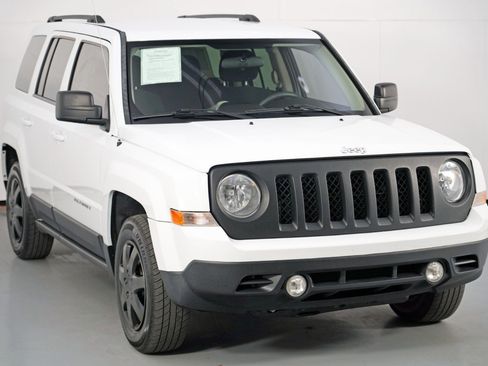 Used 2015 Jeep Patriot Sport w/ Power Value Group image 42