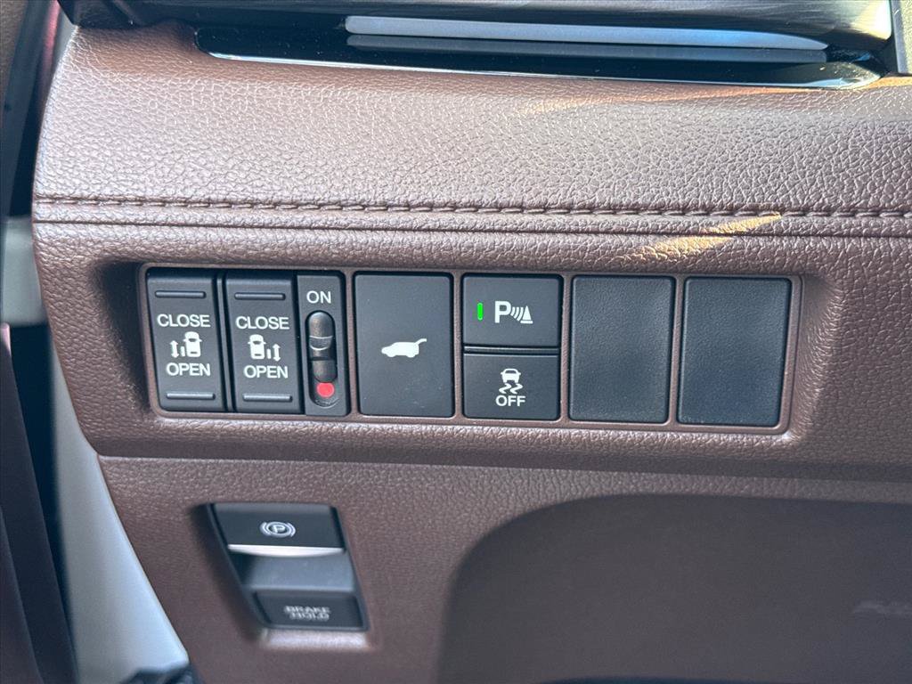 Used 2025 Honda Odyssey Elite image 19