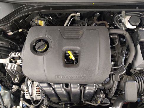 Used 2020 Hyundai Elantra SE FWD image 30