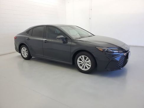 Used 2026 Toyota Camry LE image 4