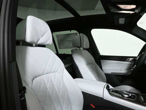 Used 2026 BMW X5 xDrive40i image 34