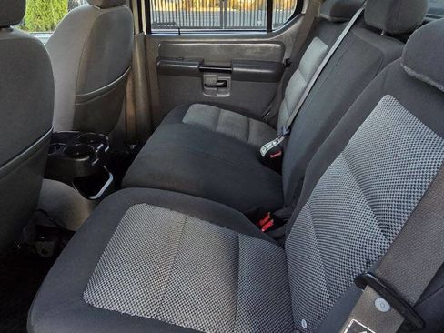Used 2004 Ford Explorer Sport Trac XLT image 9
