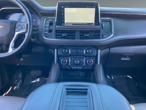 Used 2024 Chevrolet Suburban LT image 11