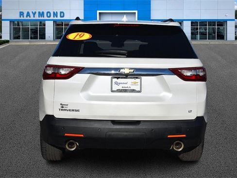 Certified 2019 Chevrolet Traverse LT image 4