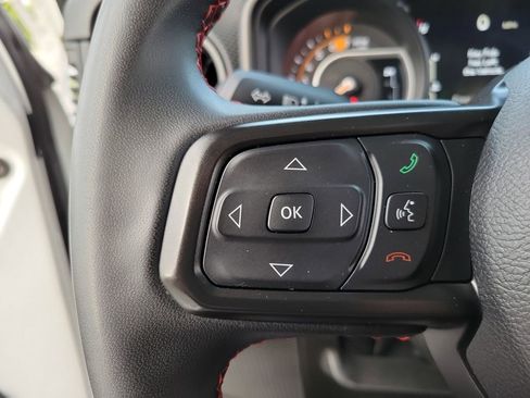 Used 2024 Jeep Wrangler Rubicon image 5