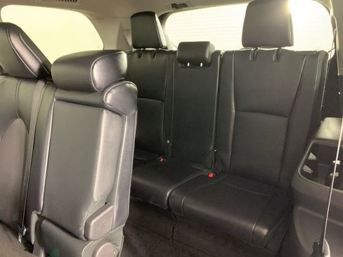 Used 2024 Toyota Grand Highlander AWD image 33