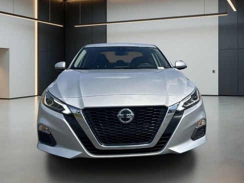 Used 2022 Nissan Altima 2.5 SV FWD image 5
