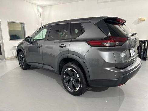 Used 2024 Nissan Rogue SV FWD image 5
