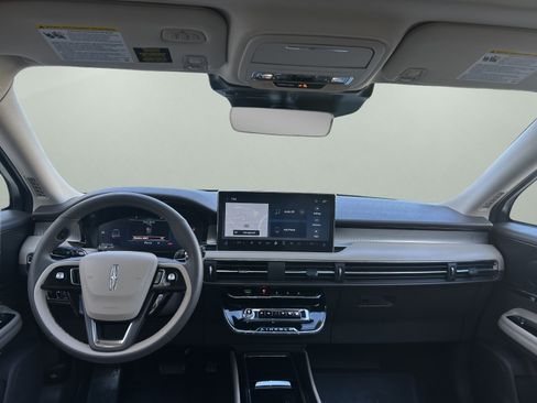 Used 2023 Lincoln Corsair AWD w/ Equipment Group 101A image 11