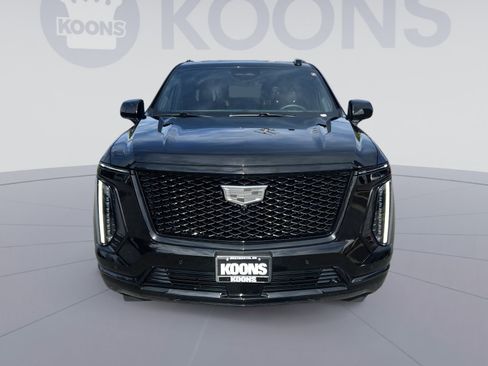 Used 2025 Cadillac Escalade Sport w/ Touring Package AWD/4WD image 11