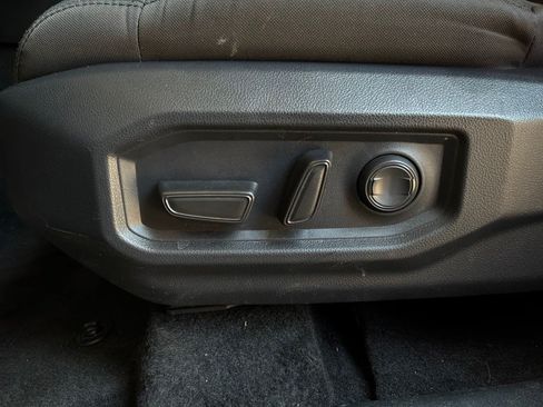 Used 2025 Toyota Tundra SR5 AWD/4WD image 9