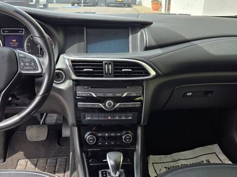 Used 2019 INFINITI QX30 w/ Cargo Package FWD image 38