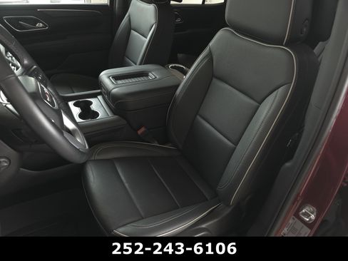 Used 2024 GMC Yukon SLT w/ SLT Luxury Package AWD/4WD image 10