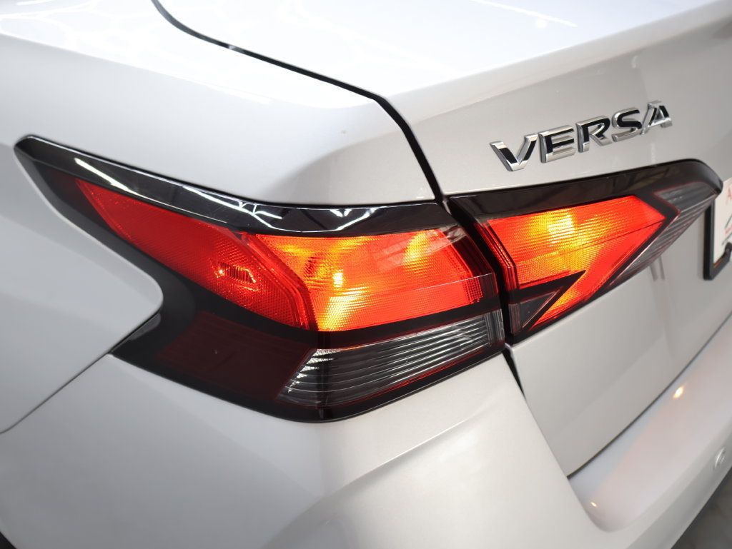 Used 2025 Nissan Versa S FWD image 28