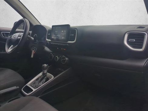 Used 2022 Hyundai Venue SE image 26