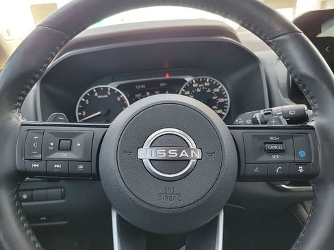 Used 2023 Nissan Rogue SL w/ SL Premium Package image 16