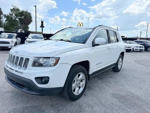 Used 2016 Jeep Compass Latitude image 1