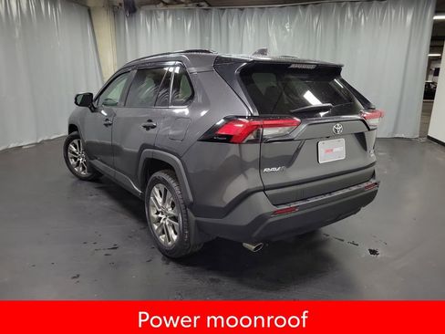 Used 2021 Toyota RAV4 XLE Premium image 6