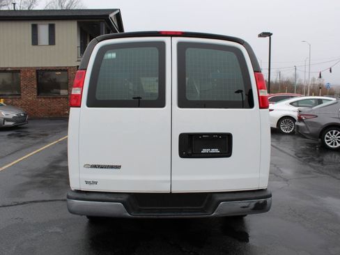 Used 2019 Chevrolet Express 2500 w/ Driver Convenience Package RWD image 6
