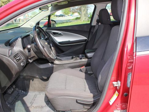 Used 2015 Chevrolet Volt FWD image 14