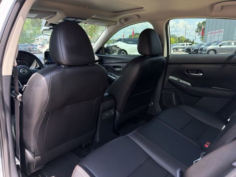 Used 2024 Nissan Sentra SR w/ SR Premium Package FWD image 12