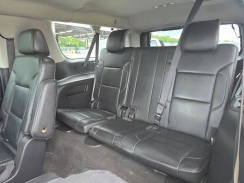Used 2018 Chevrolet Suburban LT AWD/4WD image 17