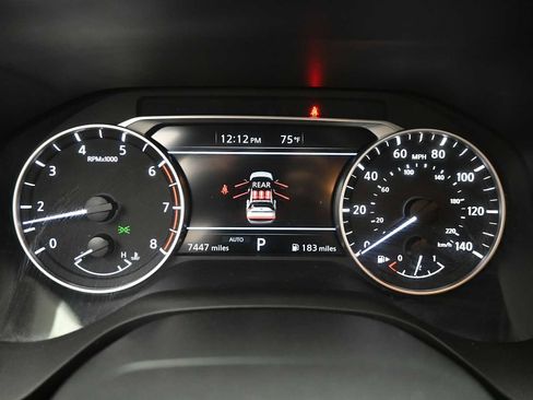 Used 2025 Nissan Rogue S AWD/4WD image 17