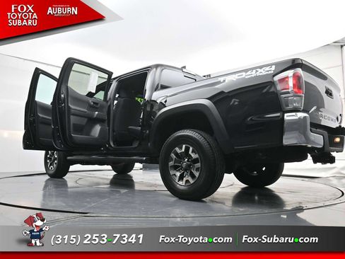 Used 2023 Toyota Tacoma TRD Off-Road image 32