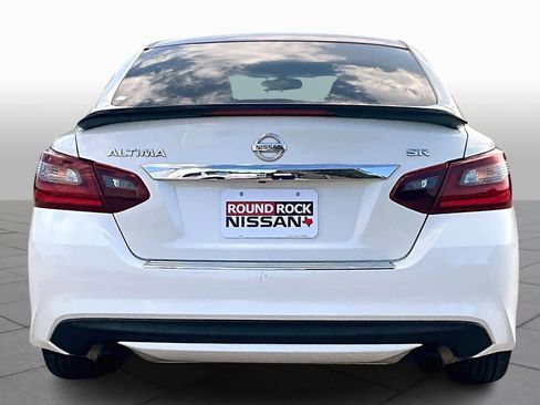 Used 2017 Nissan Altima 2.5 SR w/ Midnight Edition Package image 5
