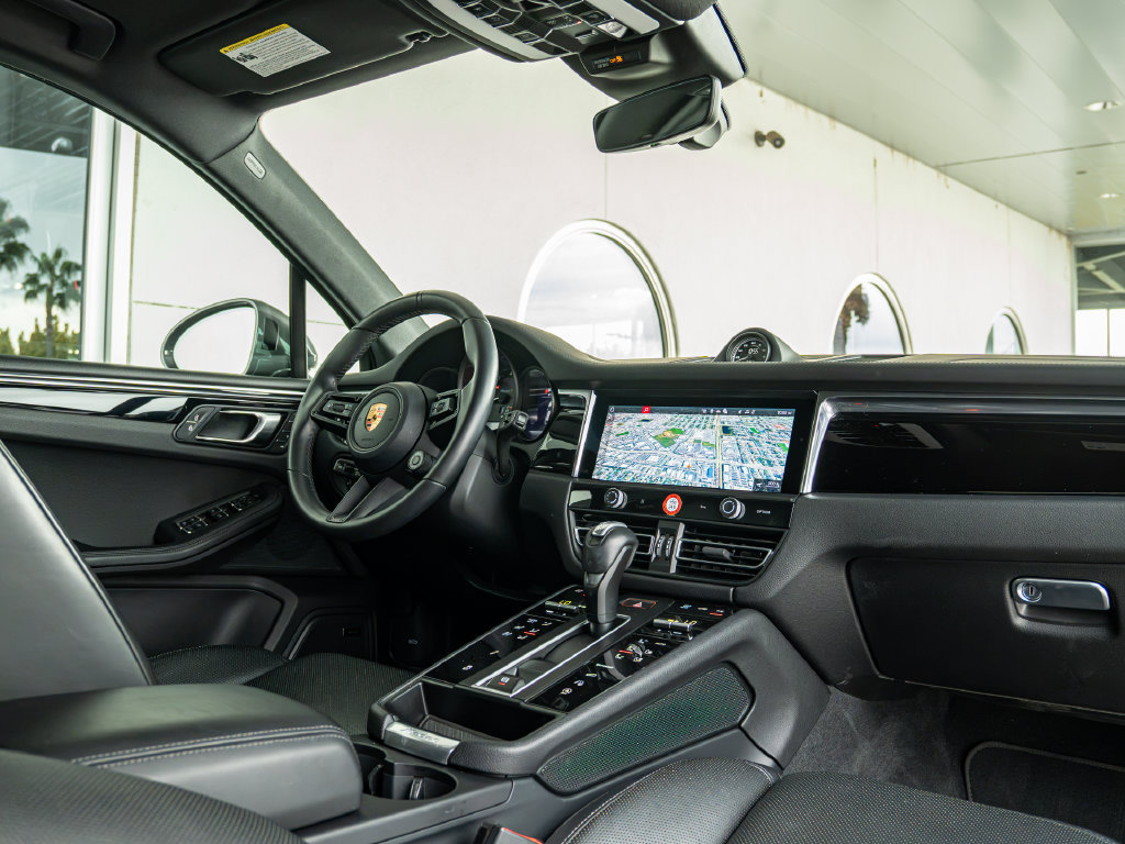 Certified 2026 Porsche Macan Turbo AWD/4WD image 25