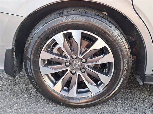 Certified 2024 Honda Odyssey EX-L image 7