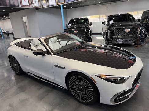 Used 2026 Mercedes-Benz Maybach SL 680 image 10