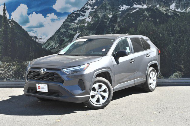 Used 2025 Toyota RAV4 LE AWD/4WD image 6