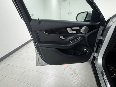 Used 2020 Mercedes-Benz GLC 350e GLC 350e image 9