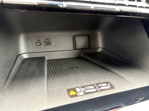 New 2025 Chevrolet Traverse LT w/ LPO, Floor Liner Package image 4