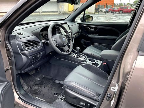 Used 2025 Subaru Forester Touring AWD/4WD image 17