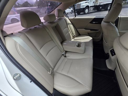 Used 2017 Honda Accord EX-L image 37