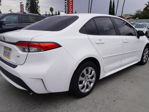 Used 2022 Toyota Corolla LE w/ Carpet Mat Package (TMS) FWD image 5