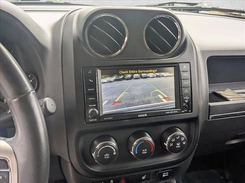 Used 2017 Jeep Patriot High Altitude AWD/4WD image 13