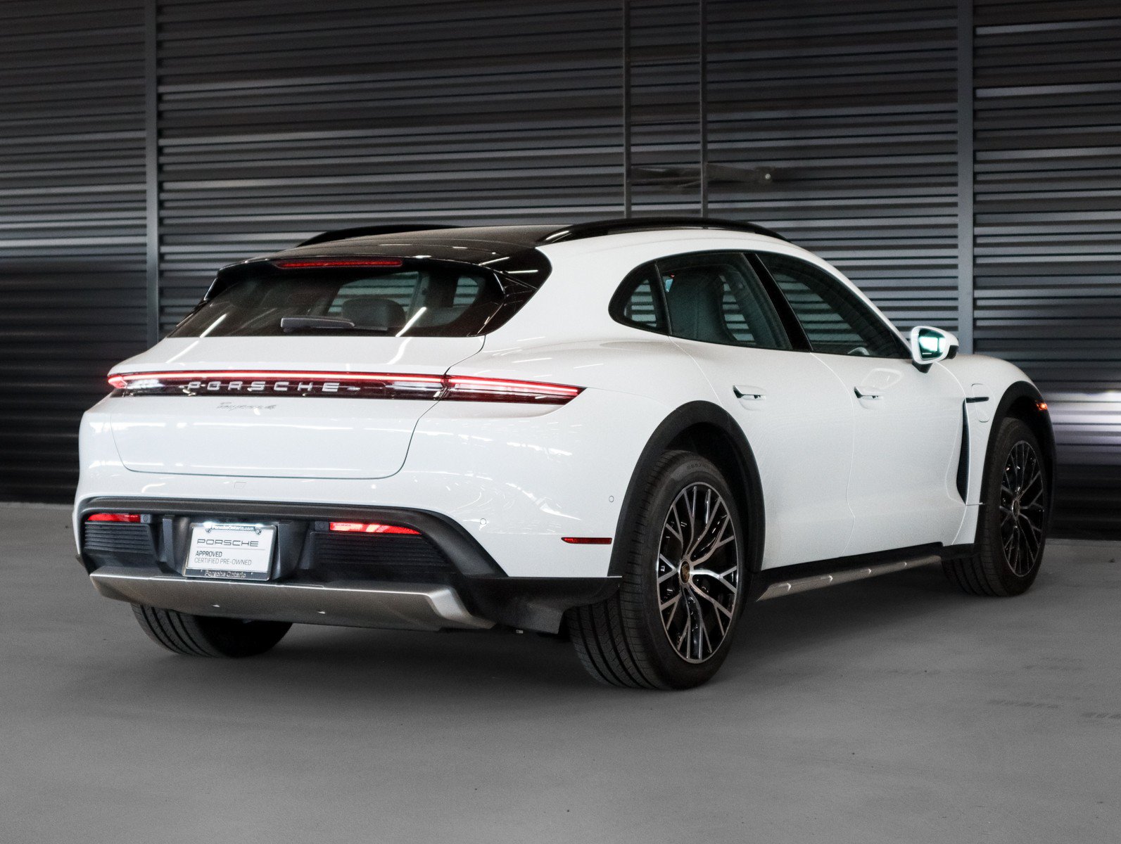 Used 2024 Porsche Taycan 4 Cross Turismo AWD/4WD image 10