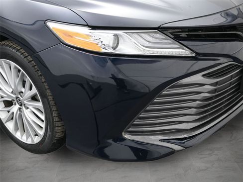 Used 2020 Toyota Camry XLE image 15
