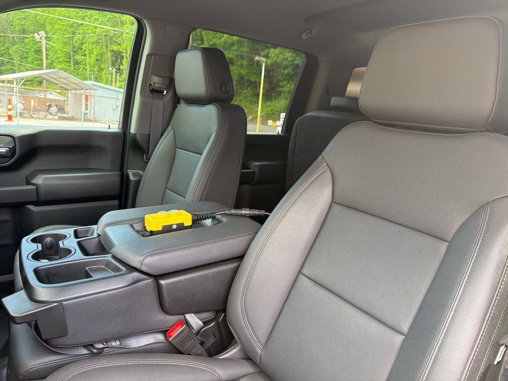 Certified 2024 GMC Sierra 3500 Pro w/ Convenience Package RWD image 16